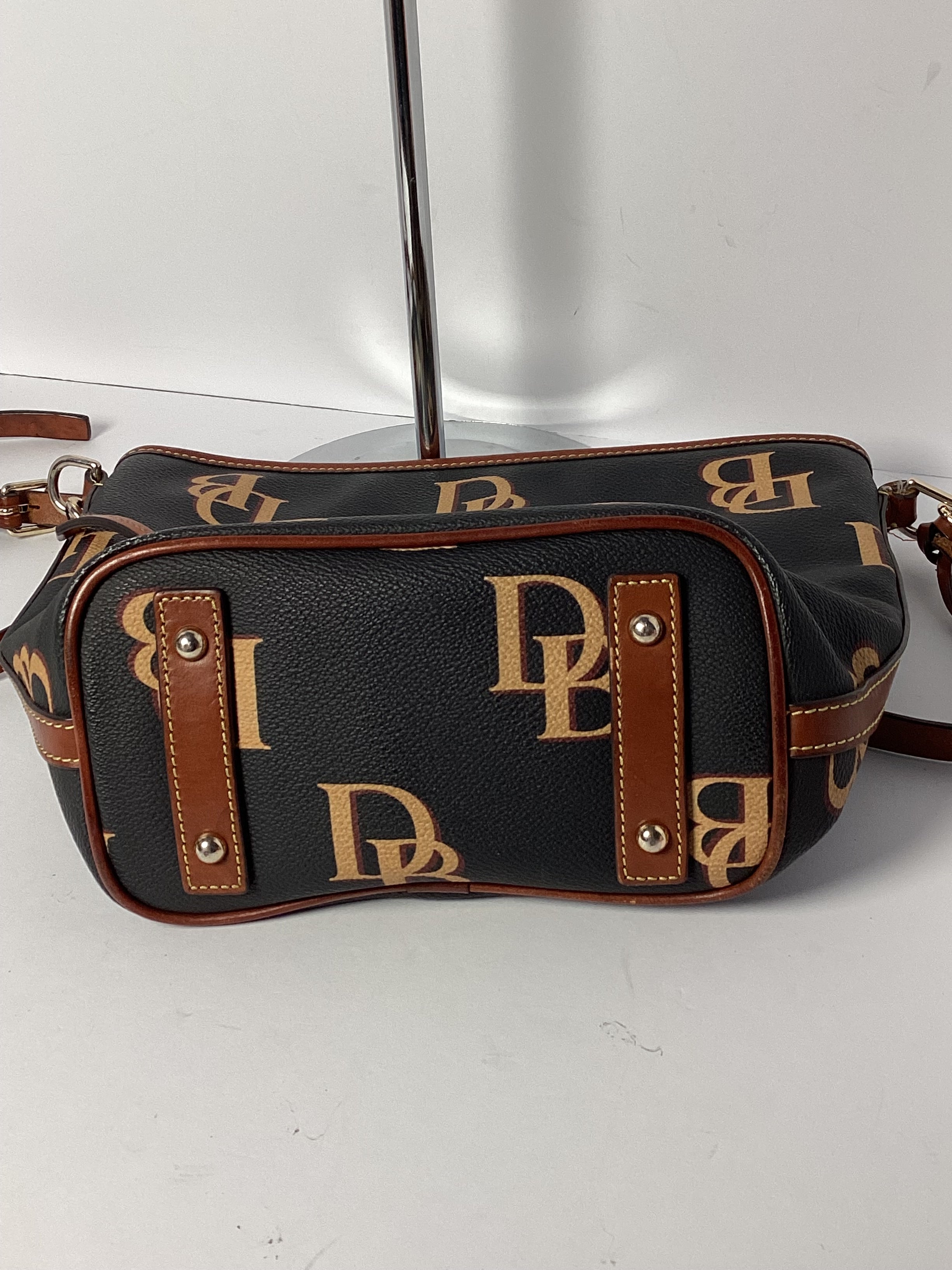 DOONEY & BURKE MONOGRAM SMALL ZIP SAC SHOULDER BAG
