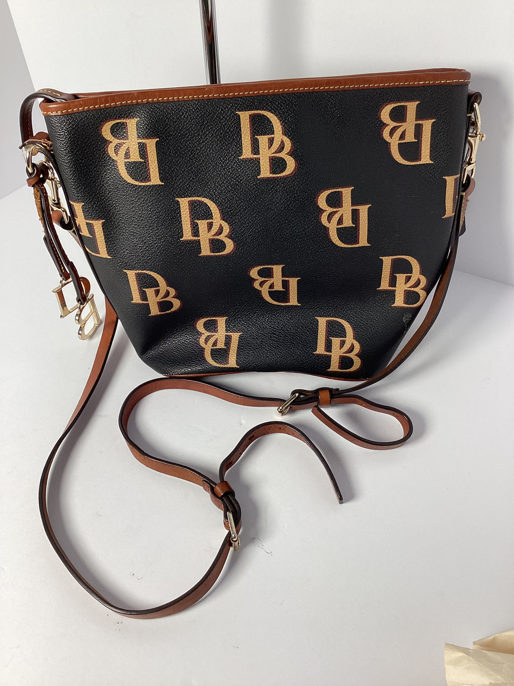 DOONEY & BURKE MONOGRAM SMALL ZIP SAC SHOULDER BAG