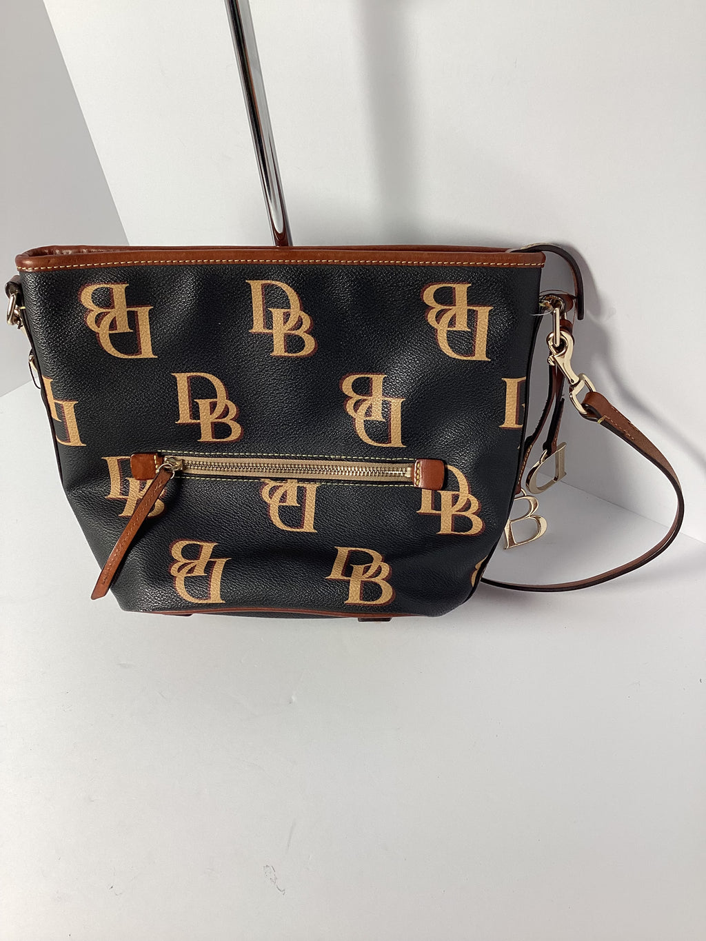 DOONEY & BURKE MONOGRAM SMALL ZIP SAC SHOULDER BAG