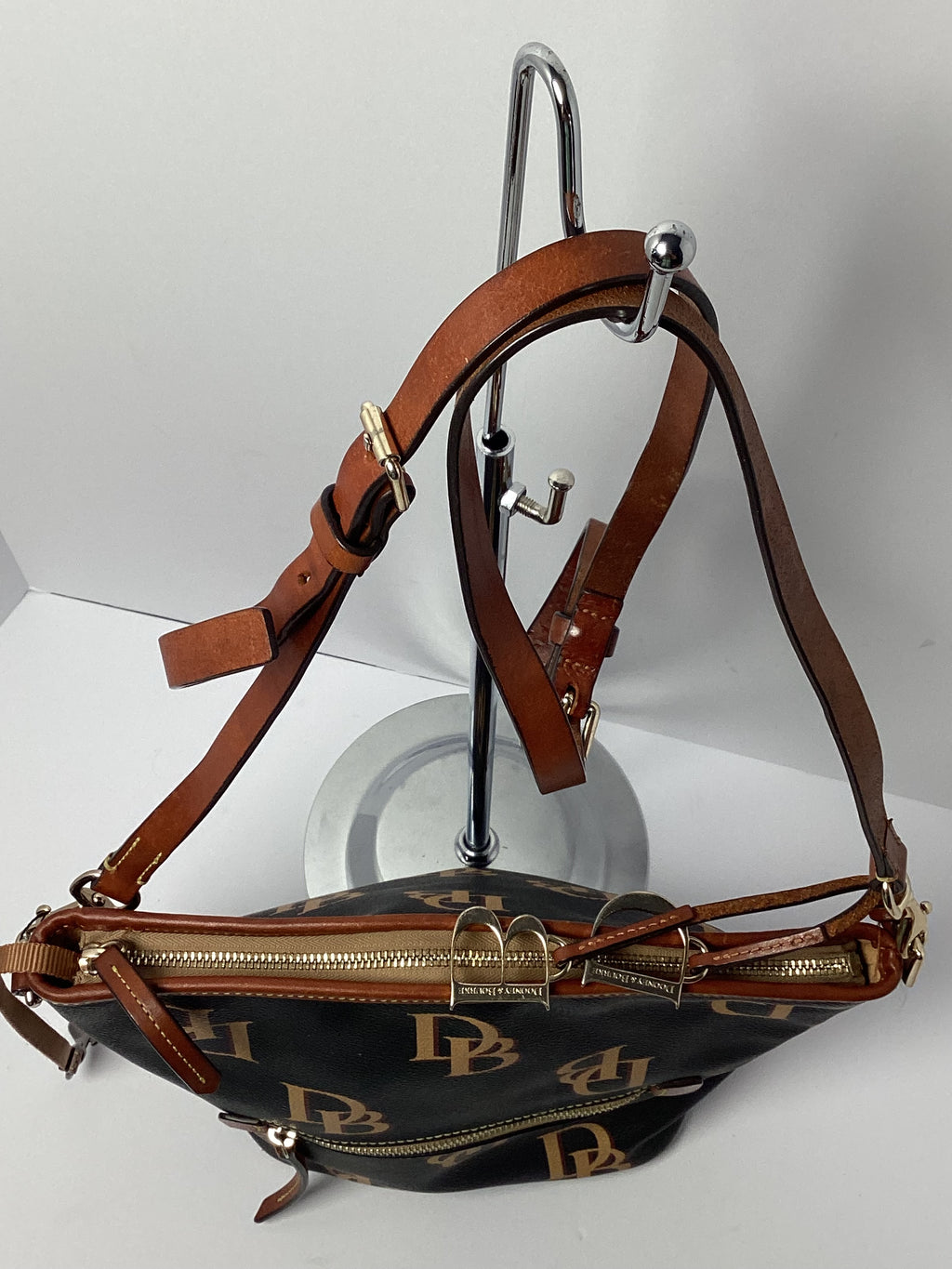DOONEY & BURKE MONOGRAM SMALL ZIP SAC SHOULDER BAG