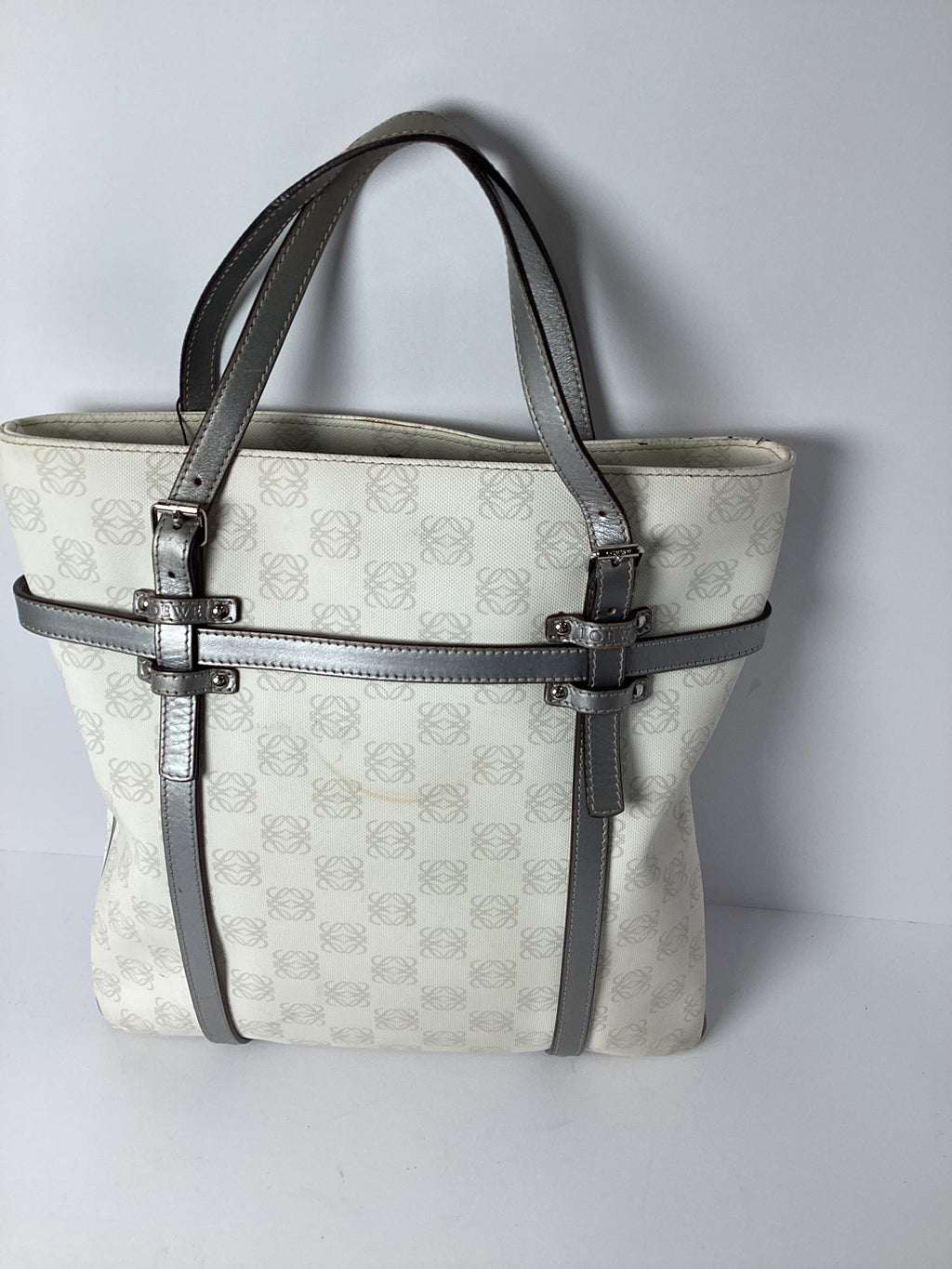 Loewe Anagram Canvas Tote (White/Beige) 🤍✨
