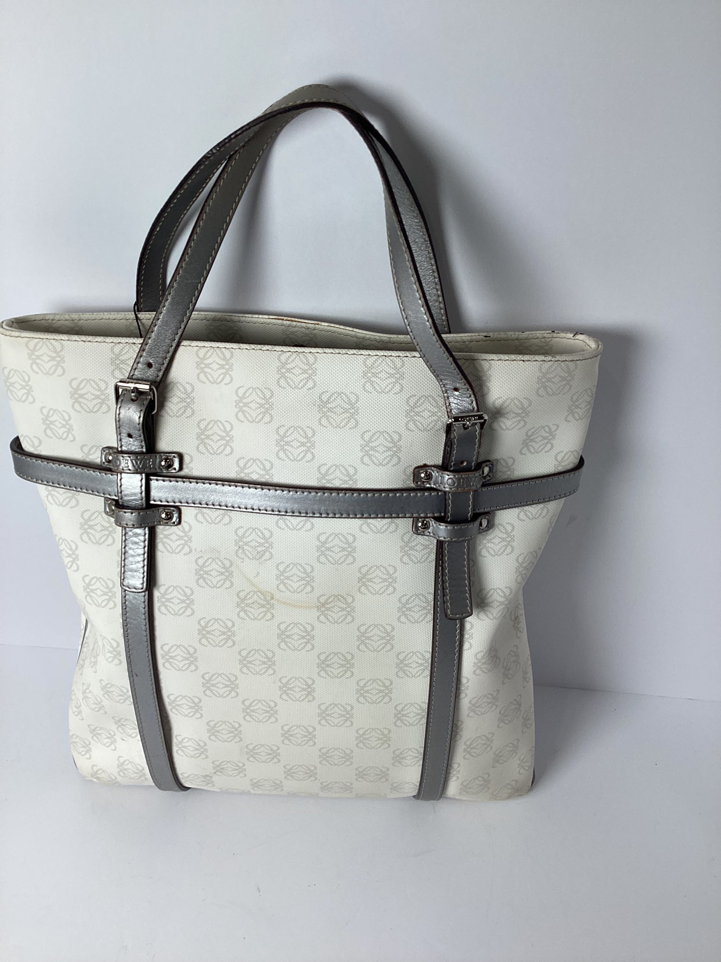 Loewe Anagram Canvas Tote (White/Beige) 🤍✨