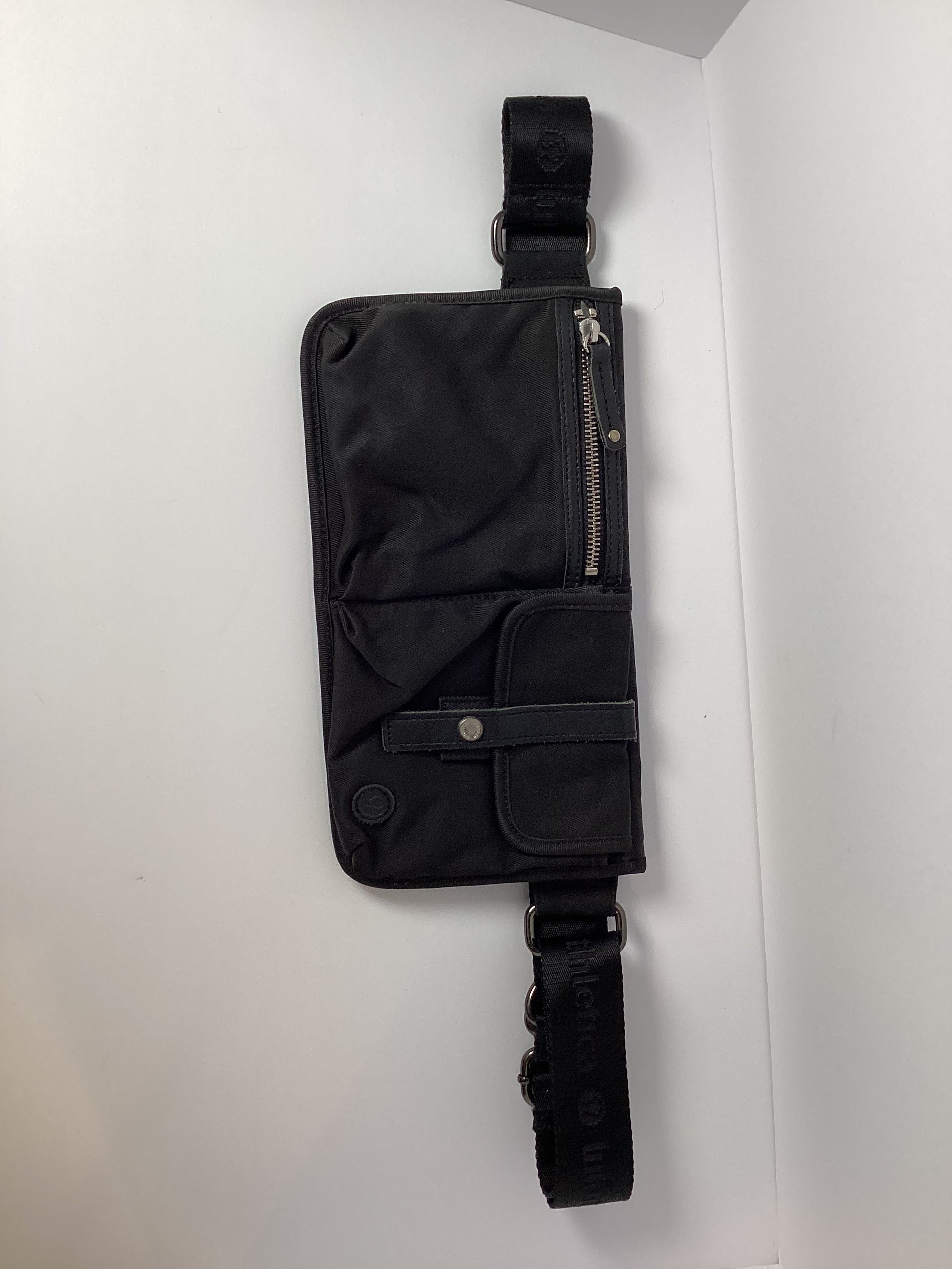 LULULEMON BLACK BELTT BAG CANVAS