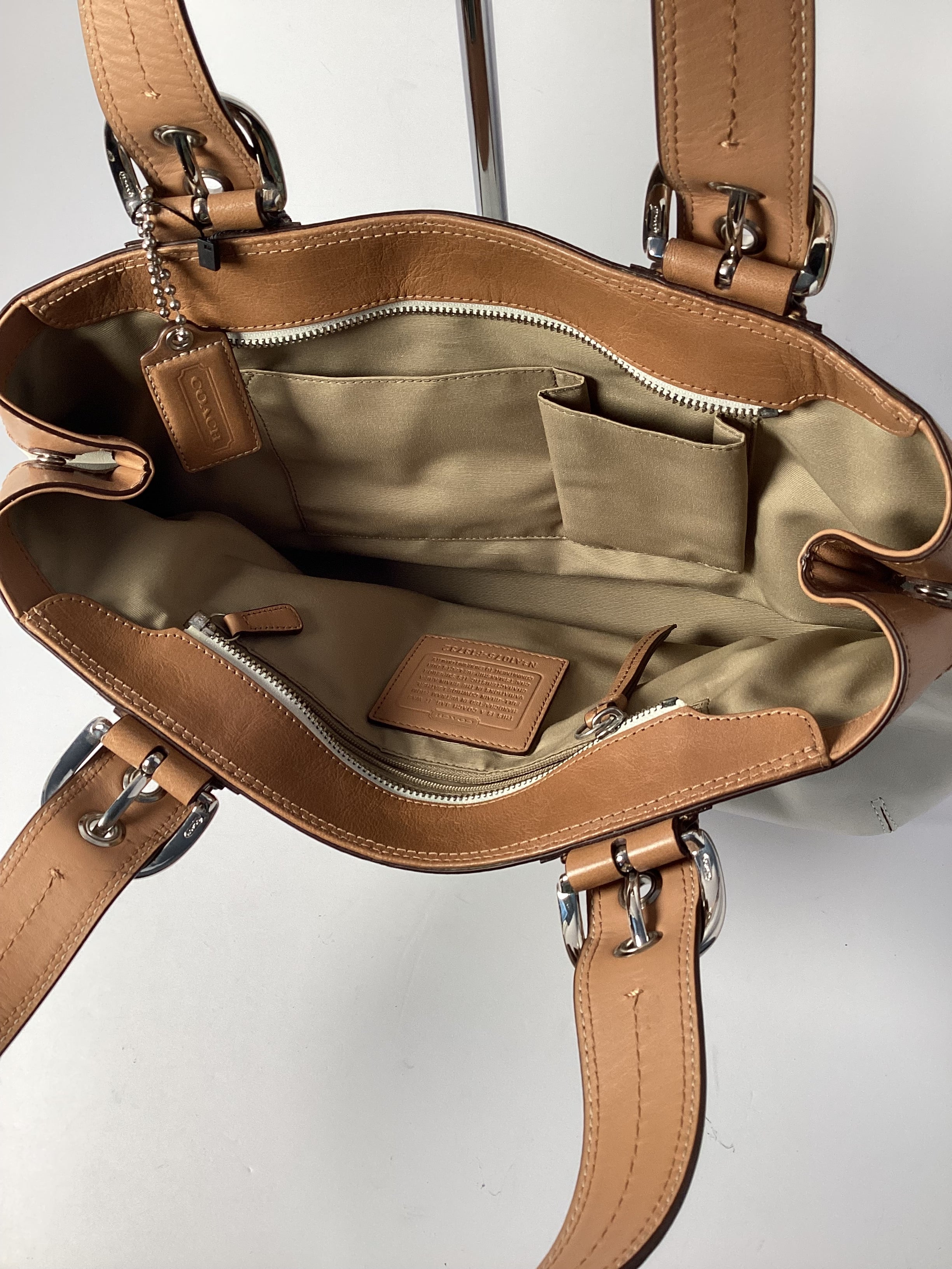 COACH LEATHER SOHO PLEATED IVORY AND TAN LEATHER SHOULDER BAG