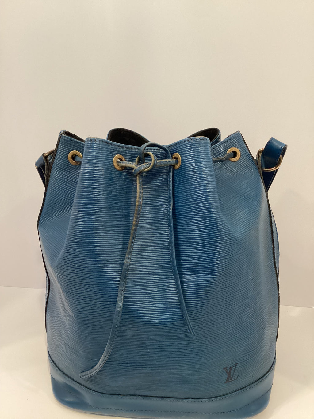 LOUIS VUITTON Epi Noe Shoulder Bag Toledo Blue