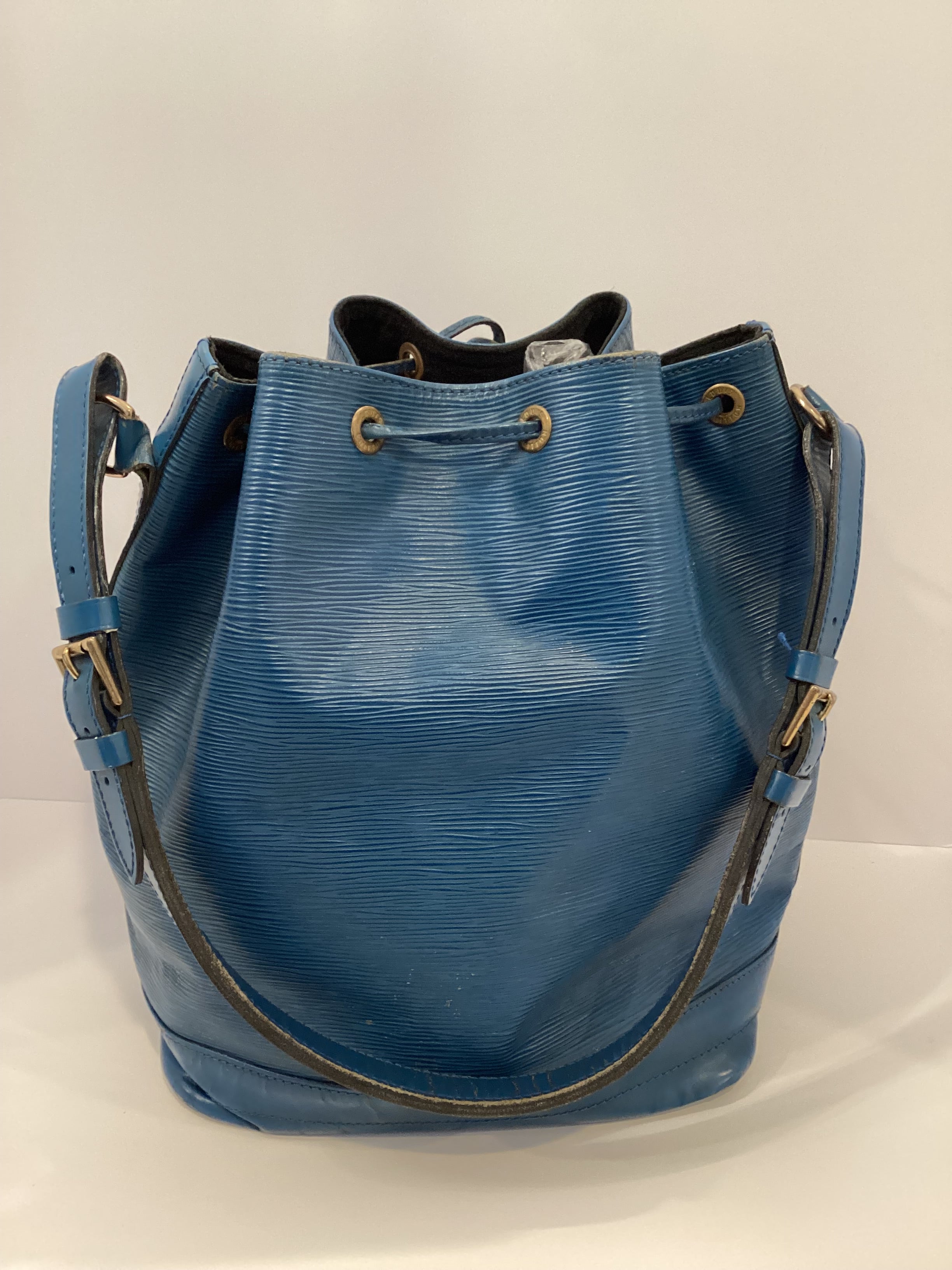LOUIS VUITTON Epi Noe Shoulder Bag Toledo Blue