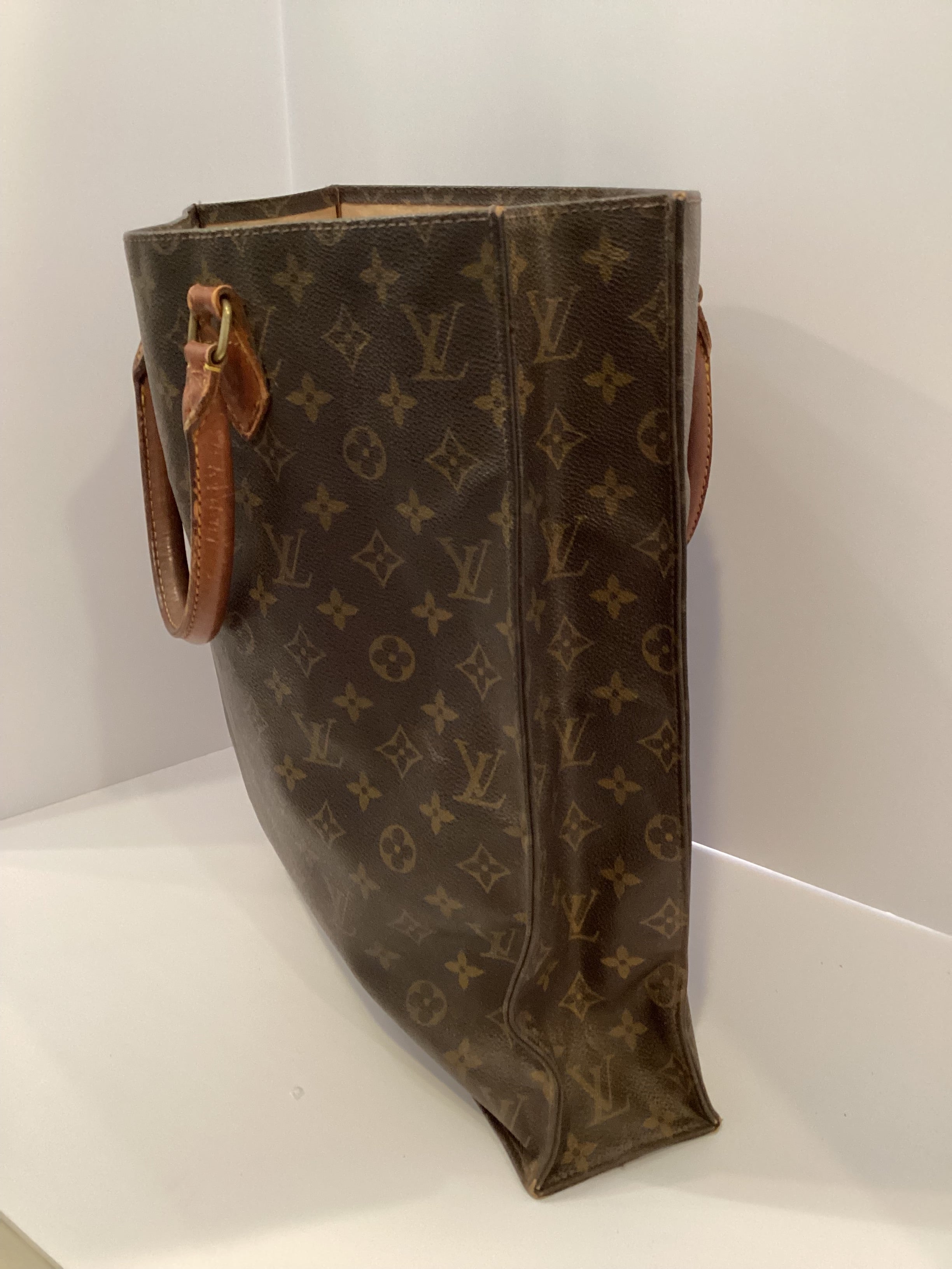 Louis Vuitton Monogram Sac Plat