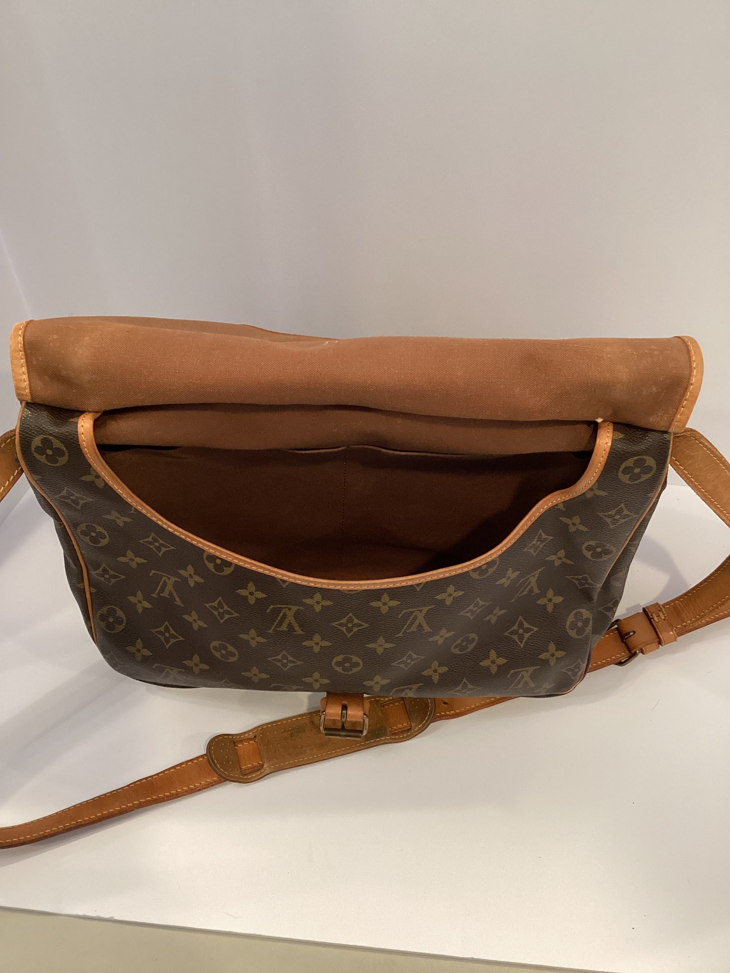 Louis Vuitton Crossbody bag Saumur 35 Brown Monogram