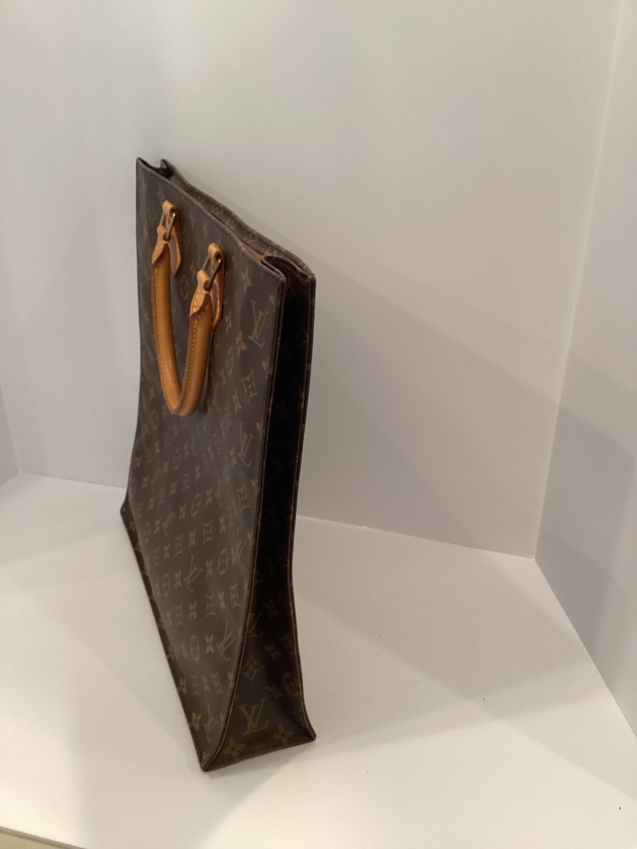 Louis Vuitton Monogram Sac Plat