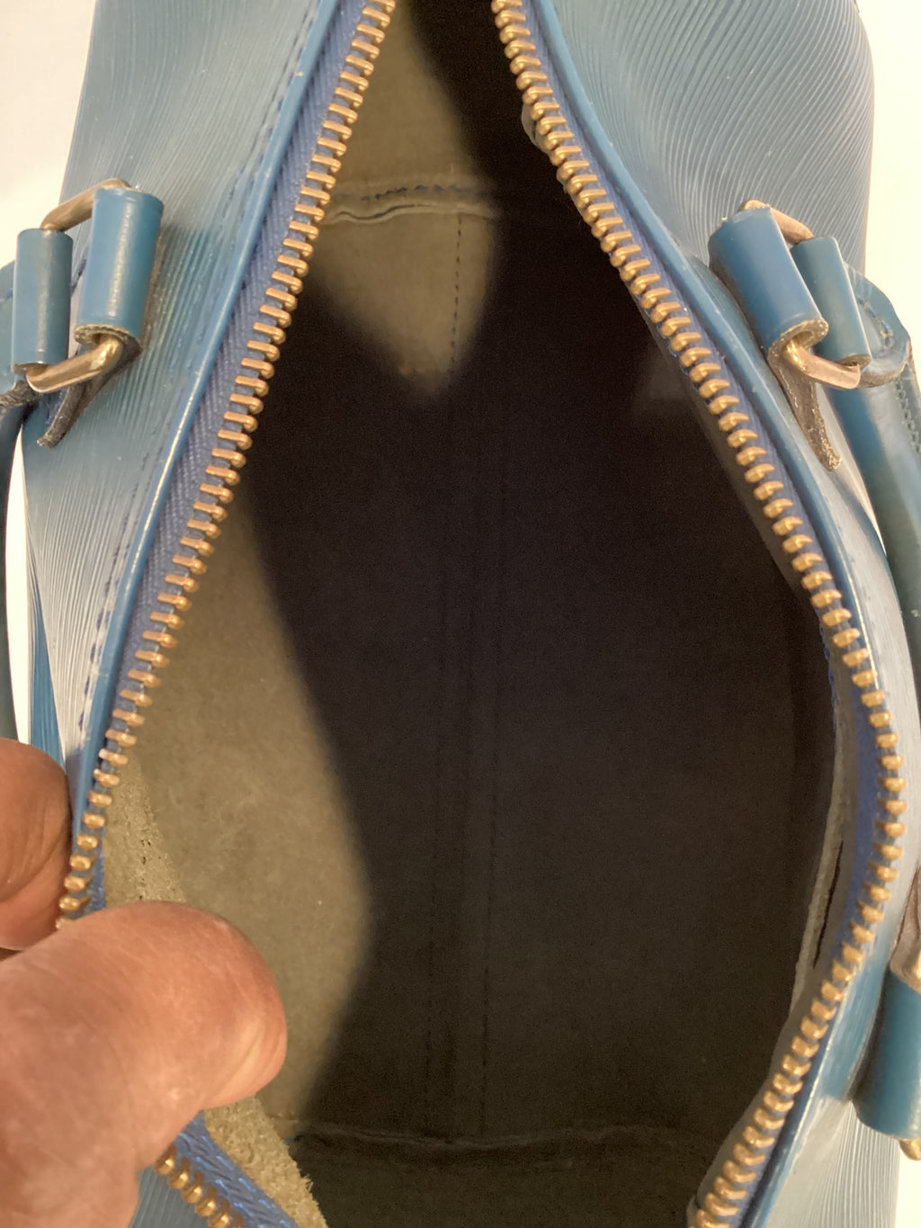Louis Vuitton Epi Speedy 25