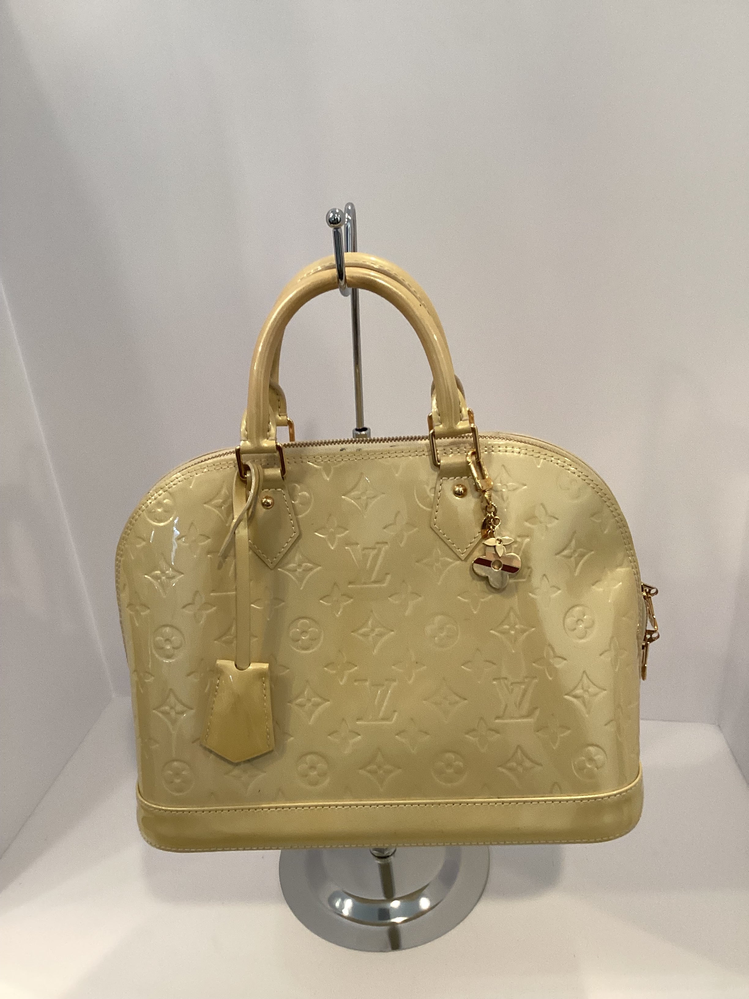 Louis Vuitton Vernis Alma Monogram PM