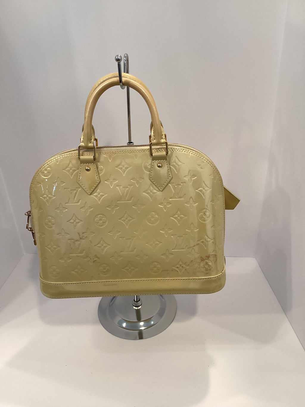 Louis Vuitton Vernis Alma Monogram PM